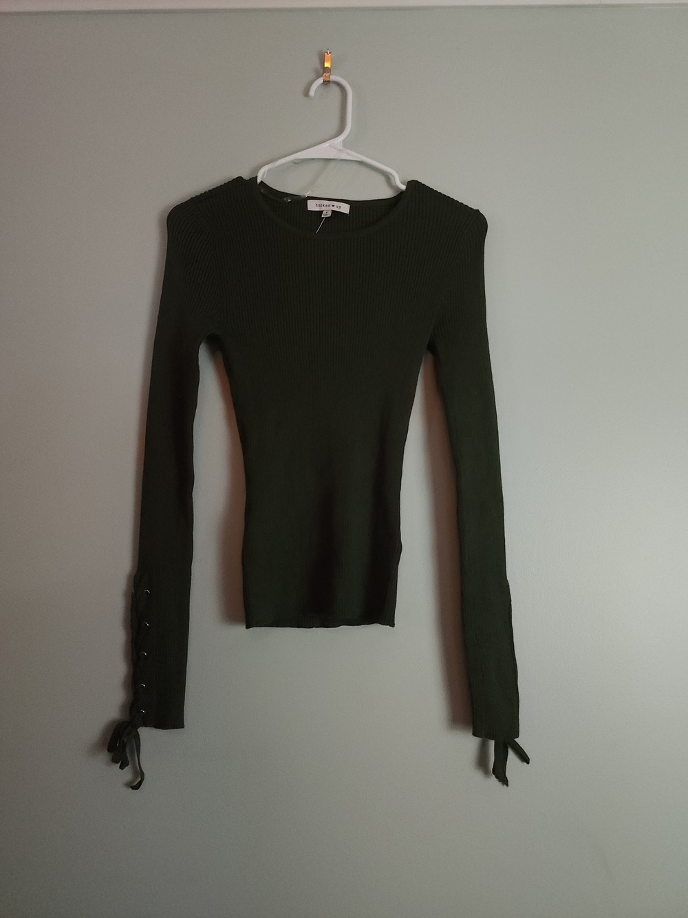 Green Ribbed Long-Sleeve Tie-Cuff Top